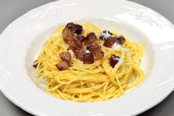 Pasta carbonara productos italianos